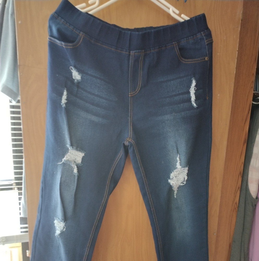 Shelia Rose dark wash leggings. Size XL very stretchy. New without tags.